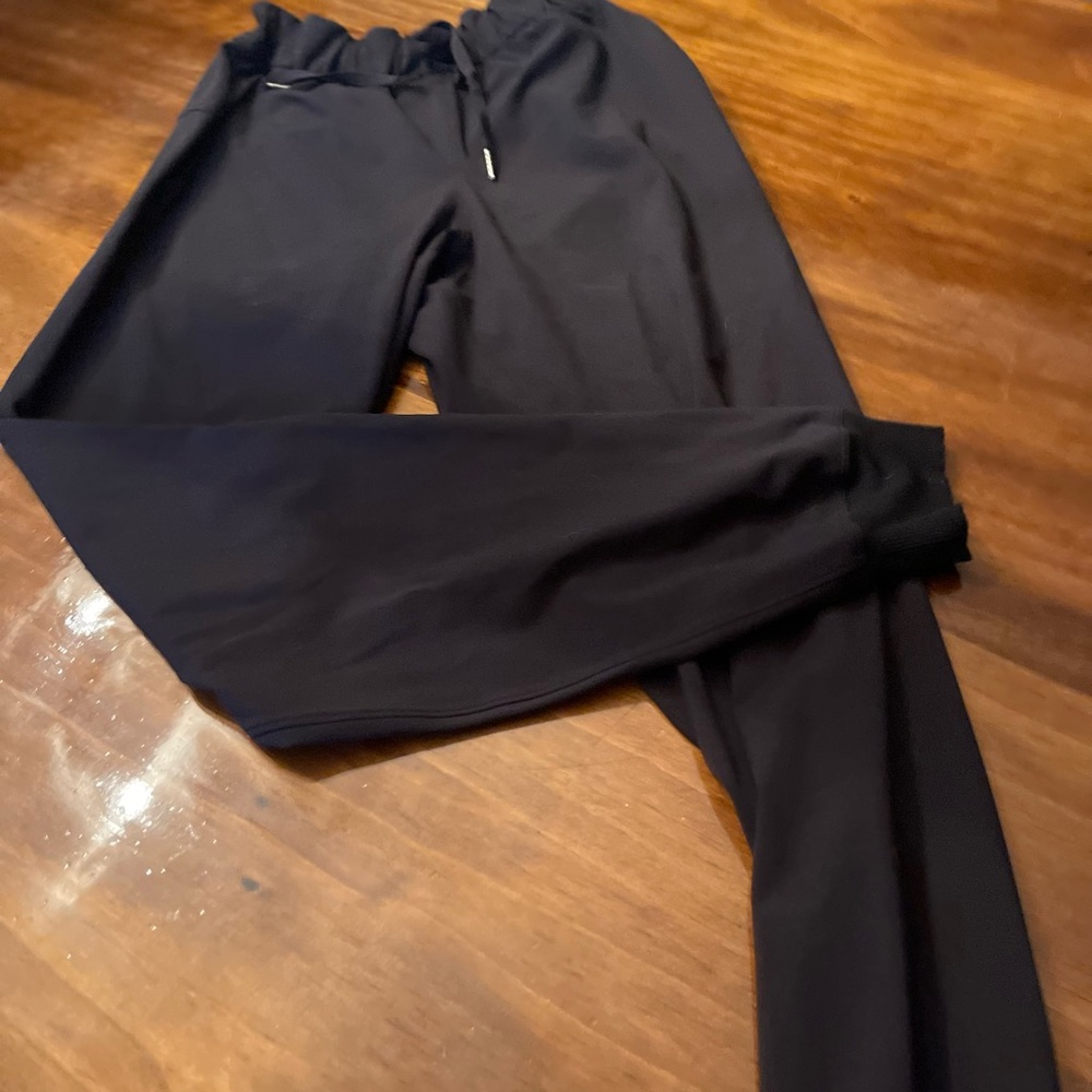 Lululemon drawstring joggers size 4